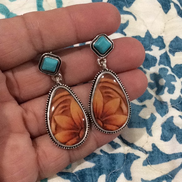 Jewelry - Beautiful faux turquoise brown earrings new Jewelry - Beautiful faux turquoise brown earrings new